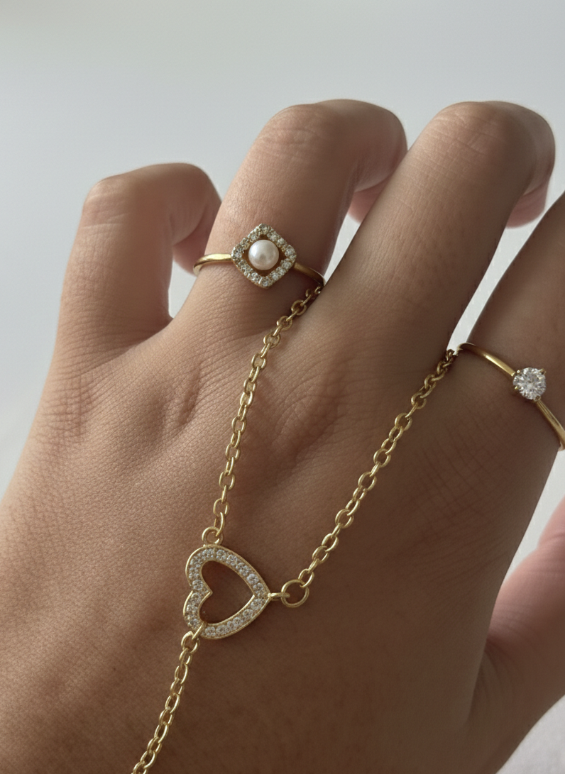 Mía Hand Chain