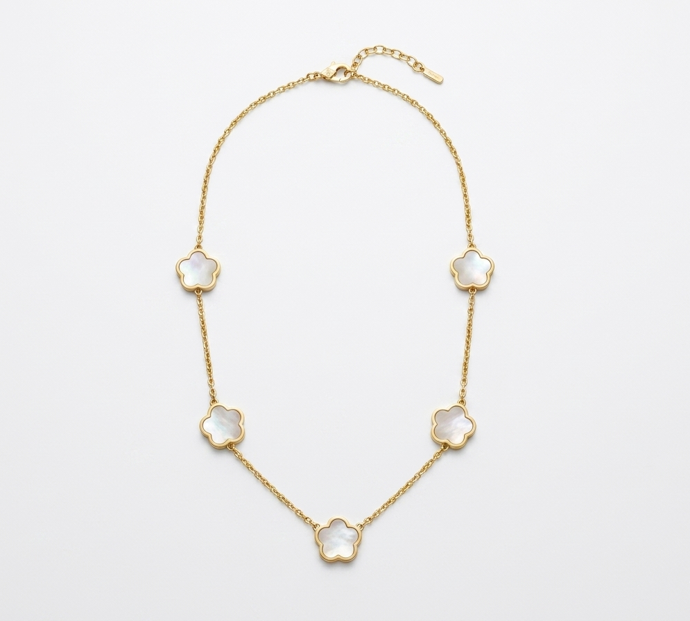 Collar de flor de trébol