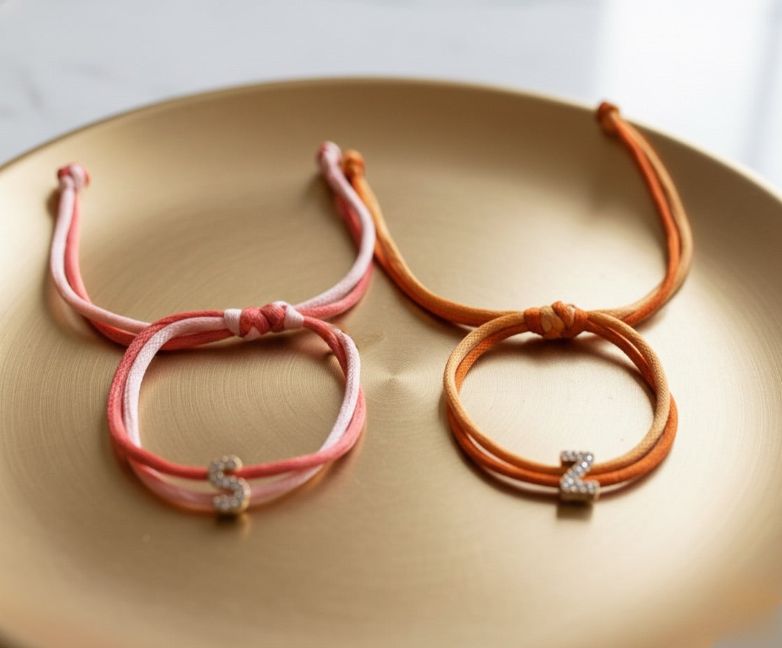 Pulsera de hilo satin 2 tonos con inicial
